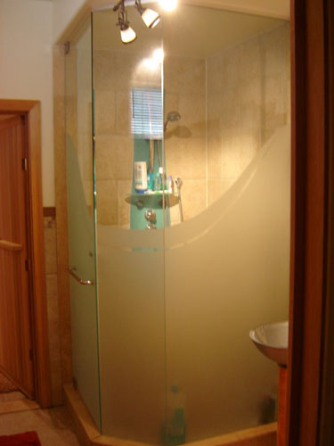 Steam shower with privacy design