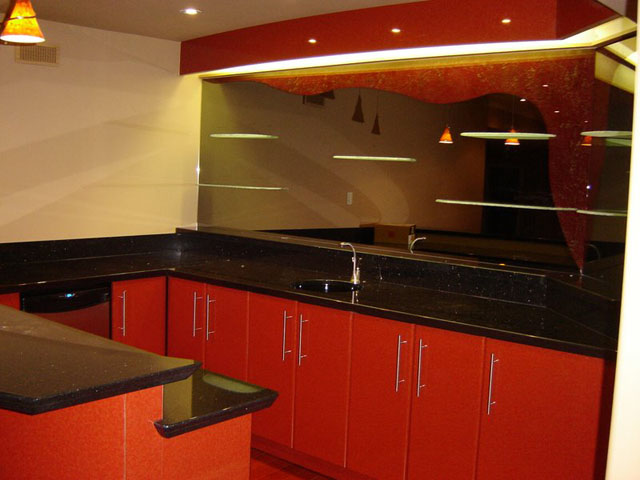 Bar mirror with marble effect and shelves