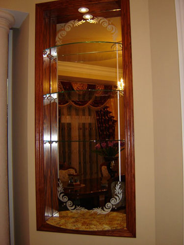 Niche mirror with border design